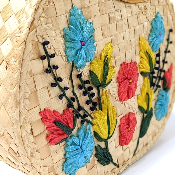 Woven Grass Floral Embroidered Basket Clutch - Picture 2 of 8